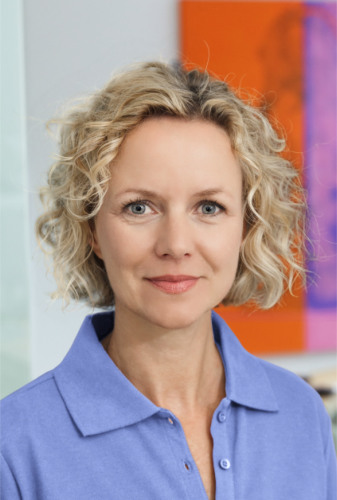 
<h3>Ingrid Endres</h3>
Zahntechnikermeisterin<br>
<br>
<br>
Mitglied „dental excellence laboratory e.V.“<br>
<br>
2000<br>
Gründung der GbR Dentaltechnik<br>
Ingrid Endres und Gabriele Weis<br>
<br>
1994<br>
Gründung des Labors<br>
Ingrid Endres Dentaltechnik<br>
<br>
1993<br>
Meisterprüfung Handwerkskammer Rhein-Main<br>
Abschluß als Jahrgangsbeste<br>
<br>
1984<br>
Gesellenprüfung Handwerkskammer Südwestfalen<br>
<br>
1980-1984<br>
Ausbildung zur Zahntechnikerin<br>
<br>
geb. 1964<br>
