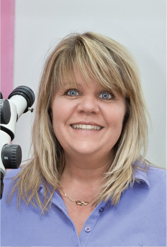 
<h3>Kerstin Watzko</h3>
Zahntechnikerin<br>
<br>
<br>
1992<br>
Gesellenprüfung Handwerkskammer Rhein-Main<br>
<br>
1988-1992<br>
Ausbildung zur Zahntechnikerin<br>
